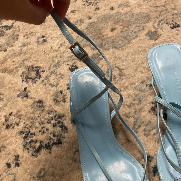 Heels - Picture 2 of 4